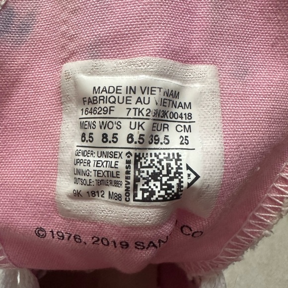 Hello Kitty converse.Used.Good conditions.Size39.5(8.5) - Picture 4 of 4